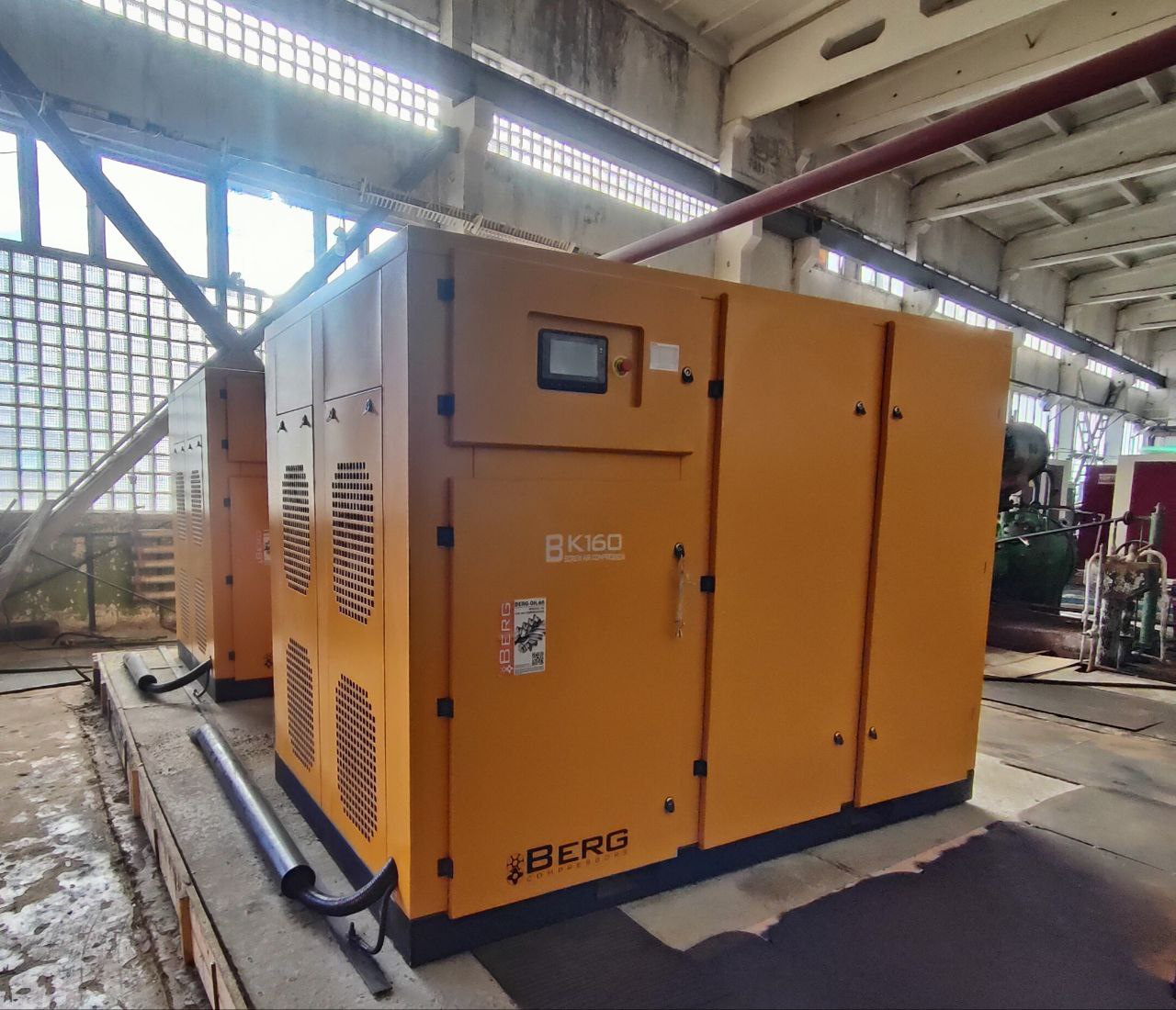 Два винтовых компрессора "Berg" ВК-160/8 для Котласского электромеханического завода
